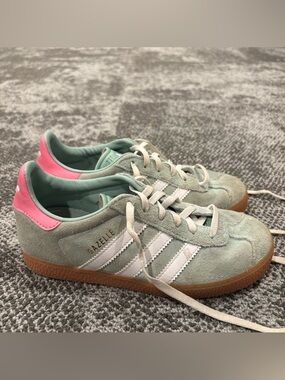 Girls Adidas Gazelle Hazy Green Bliss U.S. Size 2 Shoes